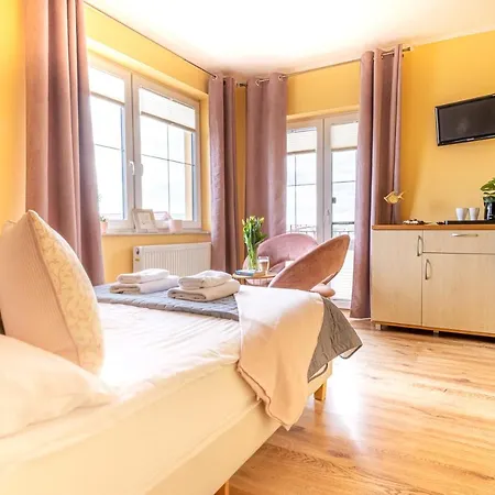 Monika Ii Oda ve Kahvaltı