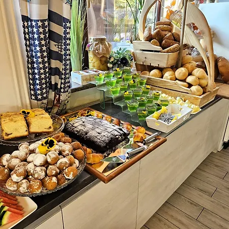 Bed & Breakfast Monika I I Ii 3*