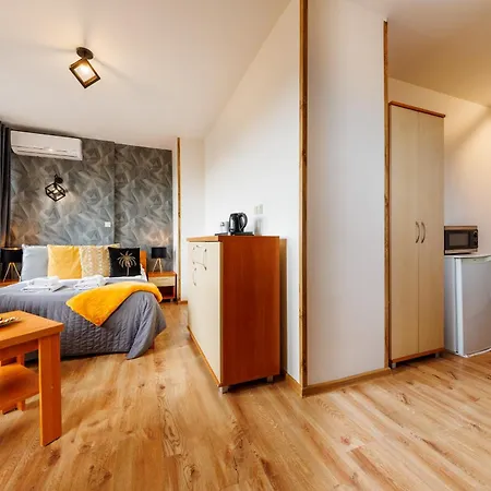 Monika Ii Bed & Breakfast *